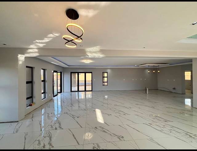 5 BEDROOM HOUSE FOR SALE IN SAVANNAH COUNTRY ESTATE